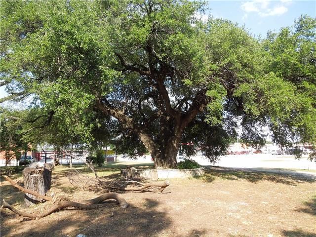 1101 NE Big Bend Trail, Glen Rose, TX 76043